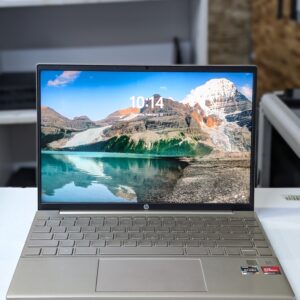 HP PAVILION AERO RYZEN 5 5600U 8 GB RAM 512 SSD GOLD