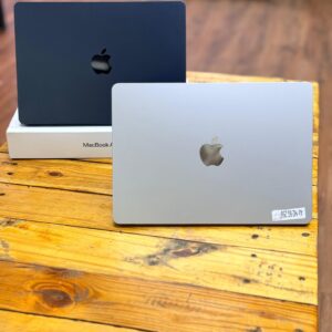 MacBook Air M2 8GB RAM 256GB SSD